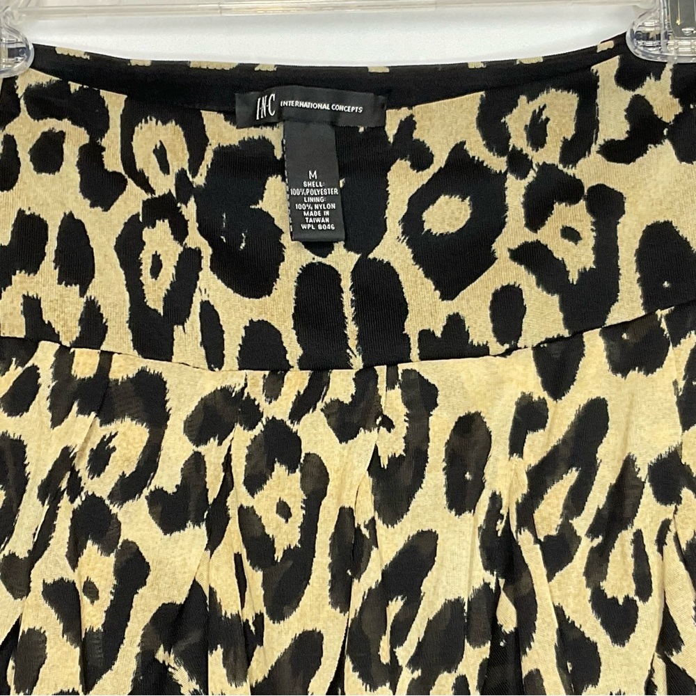 ๐ INC. SKIRT - GREAT CONDITIONโฃ๏ธ FLIRTY & FUN 18โ LENGTH ๐ - Picture 3 of 8